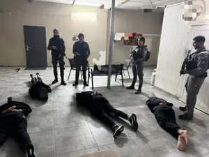 חשוד שלף אקדח וכיוון לעבר לוחם מג