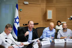 העימות הסוער של רוטמן ושופט העליון לשעבר: 