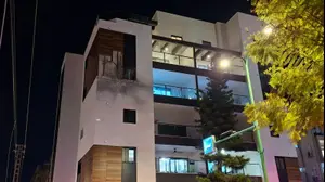 מטח למרכז הארץ: נזק כבד בכמה זירות, 19 נפגעים - בהם ילדים ותינוק | תיעודי ההרס