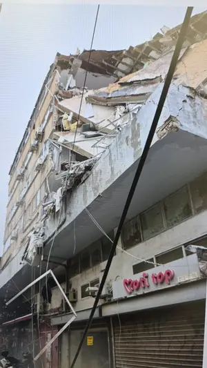 מבנה קרס בתל אביב: פצועים במקום