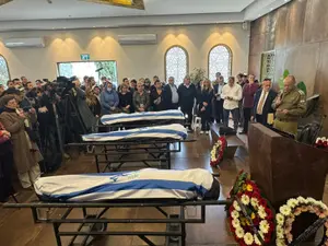 בני משפחת גרשוביץ, שנהרגו מפגיעת הטיל בחיפה, מובאים למנוחות