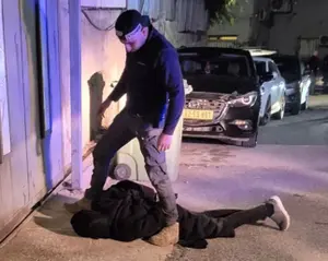 בדקה ה-90: שוטרים עצרו על חם חשוד בניסיון רצח