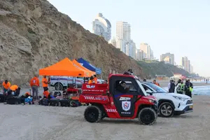 נקבע מותו של אחד מהאחים שטבעו בנתניה בסוף השבוע, נמשכים החיפושים אחר אחיו