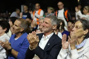 "לכבודם של הישראלים שלא מאבדים את התקווה": אלפים בטקס המשואות האלטרנטיבי