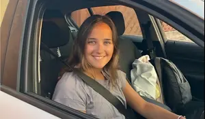 המורה לספורט הראתה לתלמידות את התחתונים שלה בטיול השנתי - והסתבכה