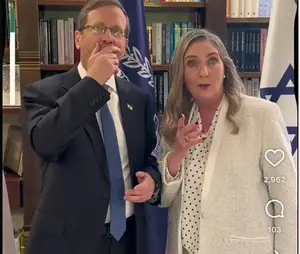 נועה קירל צילמה סרטון עם הרצוג לקידום הופעתה - ואולצה למחוק אותו