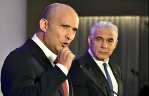 מאחורי הקלעים של האיחוד: בנט ניסה לגייס בכירים - ופנה ללפיד כמוצא אחרון