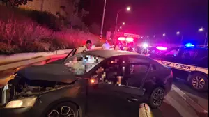 נקבע מותם של שני גברים כבני 25 שנמצאו ברכב סמוך לרמלה