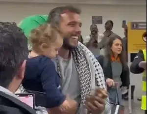 לא נחים לרגע: אחרי הגירוש מישראל - פעילי משט 