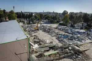 בהמשך לאיסור פעילות הארגון בישראל: החל פינוי מתחם אונר"א בירושלים