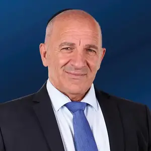 כשתושביו במקלטים - ראש המועצה טס למצעד תמיכה ביהודי ניו יורק