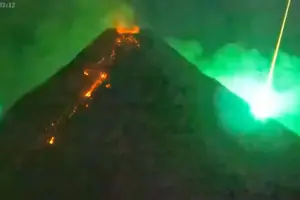 כדור אש מעל הר הגעש: התקרית המסתורית שהצליחה להדהים גם את המדענים