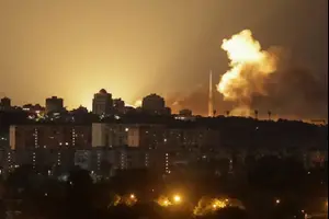 לאחר אזהרת זלנסקי מפני תקיפות רוסיות: פיצוצים עזים נשמעו בקייב