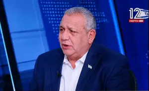 משהו קורה עם גדי איזנקוט. אפילו עמית סגל לא נשך