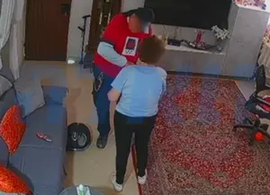 "התחזו לביטוח לאומי - והשליח כבר הגיע לאסוף את הכסף": כך נעק
