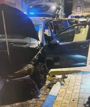 כך נראה הרכב אחרי פיצוץ מטען החבלה - החשד: ניסיון 