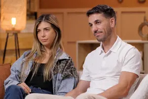 הדמעות של נועה על הספה היו הרגע הכי אנושי שלה ושל אריאל