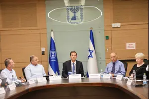 סוף למעקב בקלפיות: נאסר על נציגי המפלגות לדווח מי הצביע