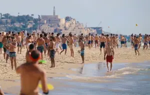 לתל אביב יש מלא חסרונות. וזה בדיוק מה שהיא רוצה שיראו בעולם