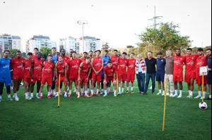 המפגש המרגש באימון הפועל תל אביב: "הם נפלו כדי שאנחנו נוכל לחיות"