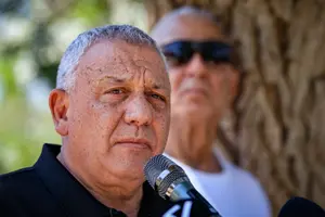 זיני החליט: השב"כ לא יאבטח את איזנקוט