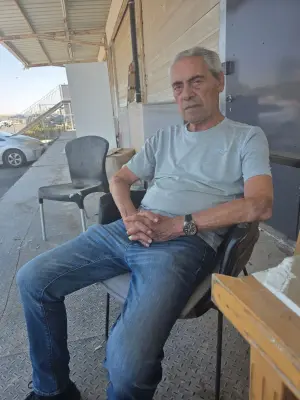 "למדנו שאם הצ'ק כתוב בעט אדום הוא יחזור מהבנק, עט כחול – יכובד"