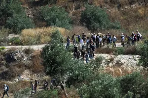 עימות אלים בין פלסטינים למטיילים מתנחלים בגוש עציון – הנסיבות נבדקות