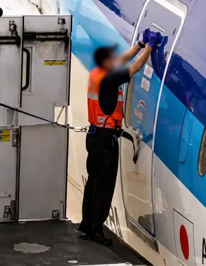 מצאו את האיש הזה ובבקשה תנו לו העלאת שכר. צפו