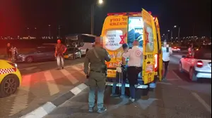 נהג אוטובוס התמוטט במהלך נסיעה, מצבו אנוש