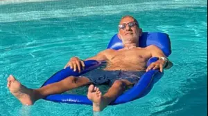 בצל המעצר והחשדות: שמעון בוסקילה משדר עסקים כרגיל