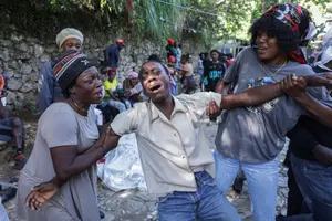 טבח בהאיטי: לפחות 47 בני אדם נהרגו ו-22 נפצעו במתקפת כנופיות | קשה לצפייה