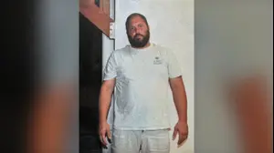 רצח את אחיו בקרוואן במושב, ואז נסע לאסוף סושי לבת זוגו: כתב אישום נגד אוהד ארד