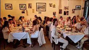 גל אנטישמיות במלבורן: טברנה יוונית ספגה איומים לאחר שאירחה ארוחת שבת