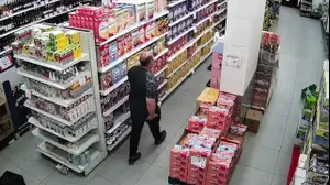 יאן שמלא יואשם בהחדרת חומרי הרדמה למחיות לתינוקות | צפו בתיעוד המפליל