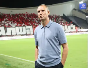 تقرير في إنجلترا: ترشيح كيني ميلر للتدريب في بيرنلي