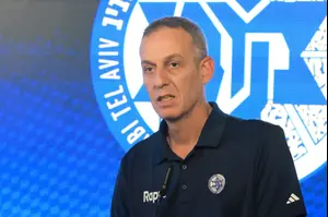 קלארק כשיר. קטש: "נקודת הפתיחה שלנו העונה טובה יותר"