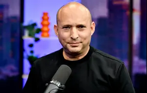 העימות בין בנט לבן גביר מחוץ לאולפן וואלה הגיע ל"ארץ נהדרת"