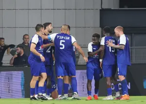 مباشر من الدوري الممتاز: آري كريات شمونة - بني سخنن 1:0 (نصف)