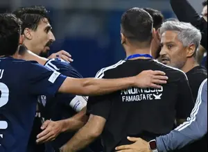 יצחקי סימן מטרה, בקפריסין החמיאו: "סימן מובהק לפילוסופיה שלו"
