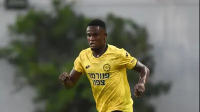 בוריס אנו שחקן מכבי נתניה. ברני ארדוב