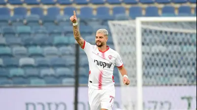 שחקן הפועל באר שבע רתם חטואל. ברני ארדוב