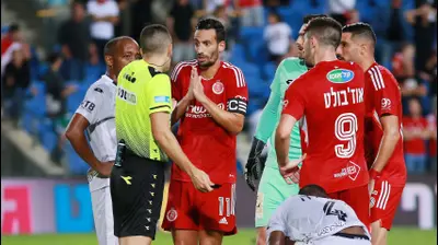 דן איינבינדר, שחקן הפועל תל אביב. קובי אליהו