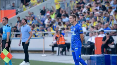 מילוש וסלינוביץ', עוזר מאמן מכבי תל אביב. אריאל שלום