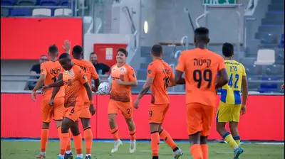 שחקני סקציה נס ציונה חוגגים. אריאל שלום