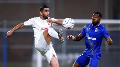 ג'וזף אמבונג שחקן עירוני קרית שמונה מול מרואן קבהא שחקן בני סכנין. מאור אלקסלסי