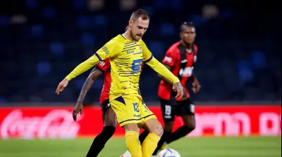 שחקן בני ריינה לוקאס שפנדלהופר. מאור אלקסלסי