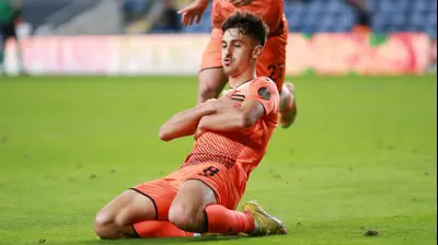 אור רויזמן שחקן סקציה נס ציונה חוגג שער. קובי אליהו