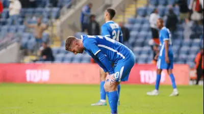 דויד קופרמן שחקן מ.ס. אשדוד מאוכזב. קובי אליהו