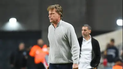 מאמן הפועל תל אביב סלובודן דראפיץ'. ברני ארדוב