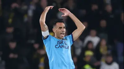 ערן זהבי, שחקן מכבי תל אביב חוגג. דני מרון